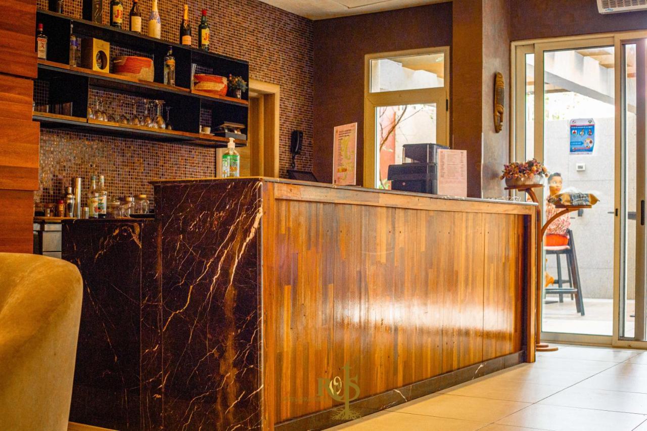 Roots Hotel Apartments أبيدجان المظهر الخارجي الصورة