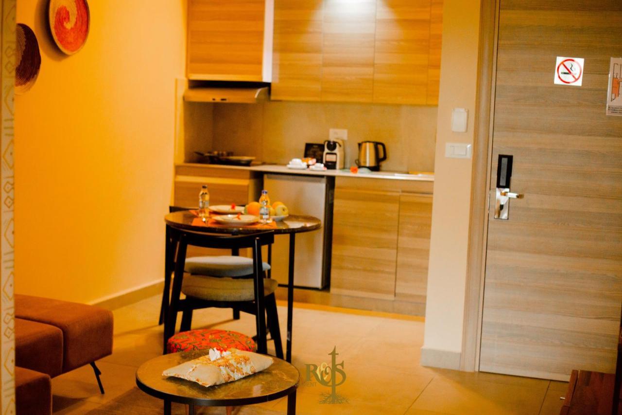Roots Hotel Apartments أبيدجان المظهر الخارجي الصورة