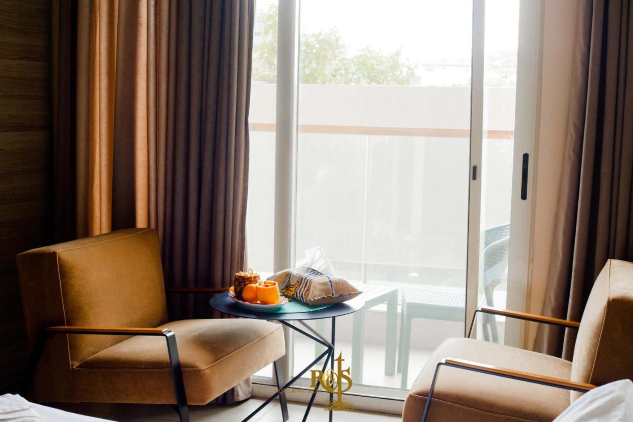Roots Hotel Apartments أبيدجان المظهر الخارجي الصورة
