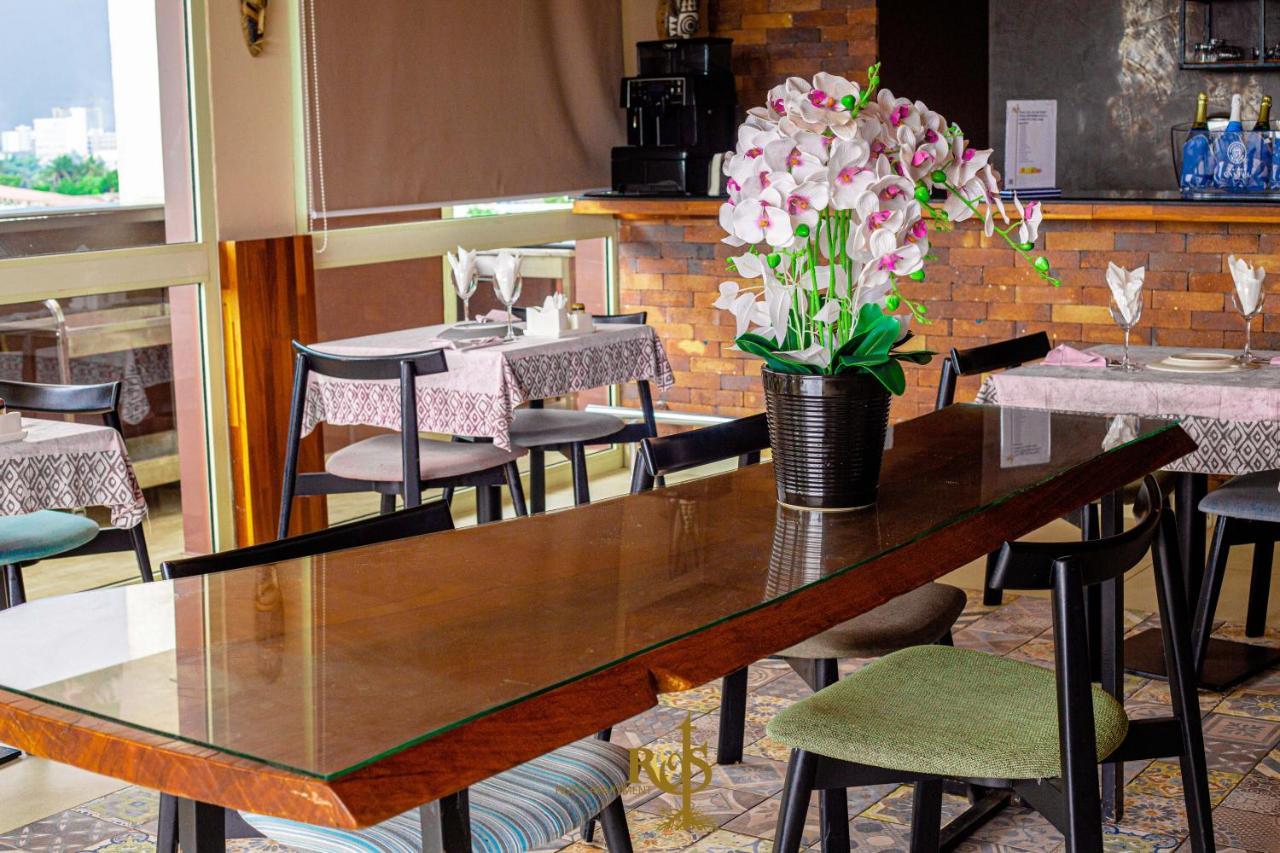 Roots Hotel Apartments أبيدجان المظهر الخارجي الصورة