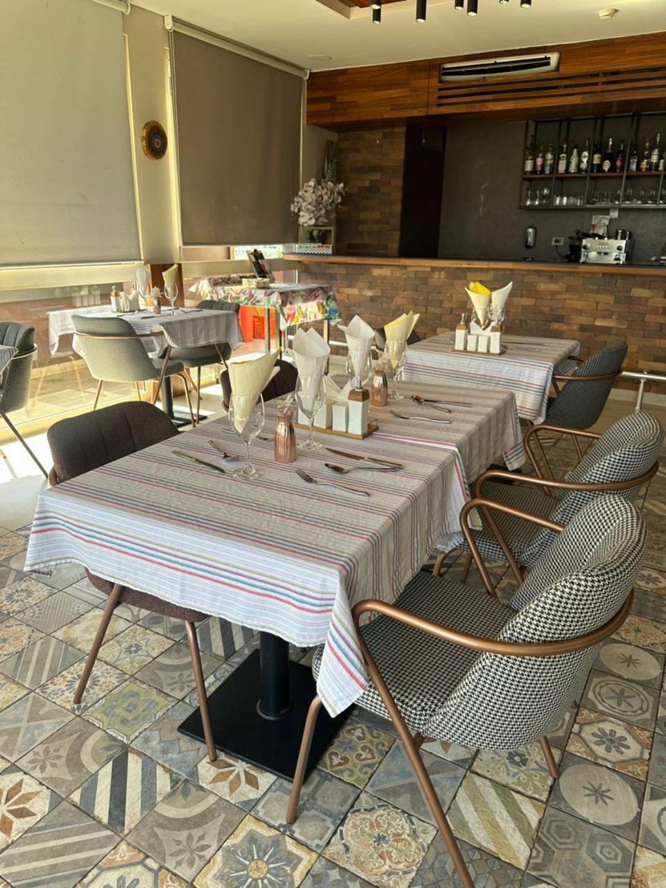 Roots Hotel Apartments أبيدجان المظهر الخارجي الصورة