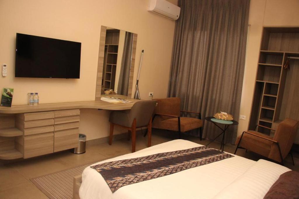 Roots Hotel Apartments أبيدجان المظهر الخارجي الصورة