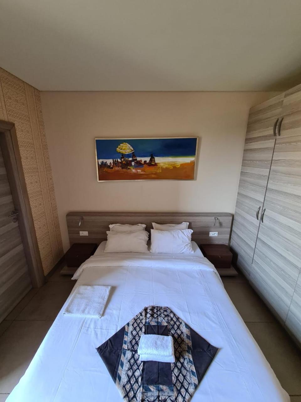 Roots Hotel Apartments أبيدجان المظهر الخارجي الصورة